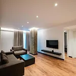 فندق Cuni Luxury 4*