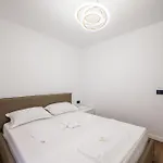 Cuni Luxury