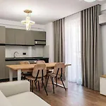Cuni Luxury فندق ساراندا