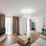 فندق Cuni Luxury 4*