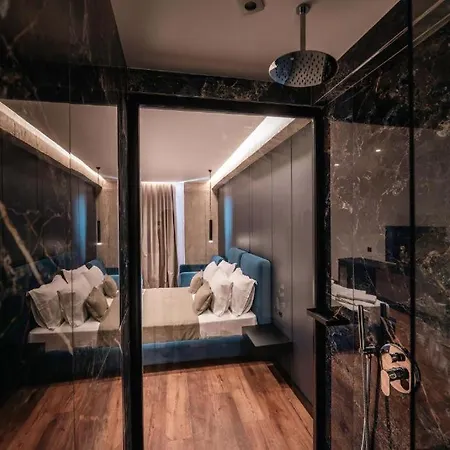 Cuni Luxury Hotel