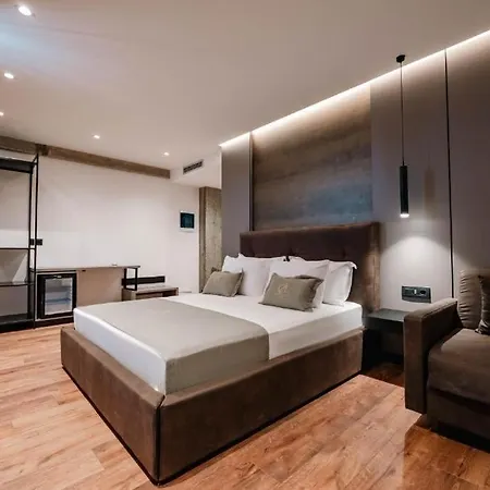 Cuni Luxury