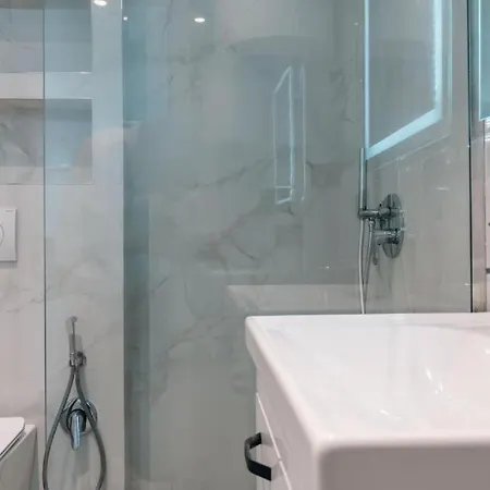 Hotell Cuni Luxury