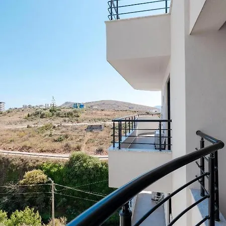Cuni Luxury Hotell 4*