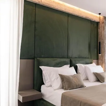 Cuni Luxury 4*